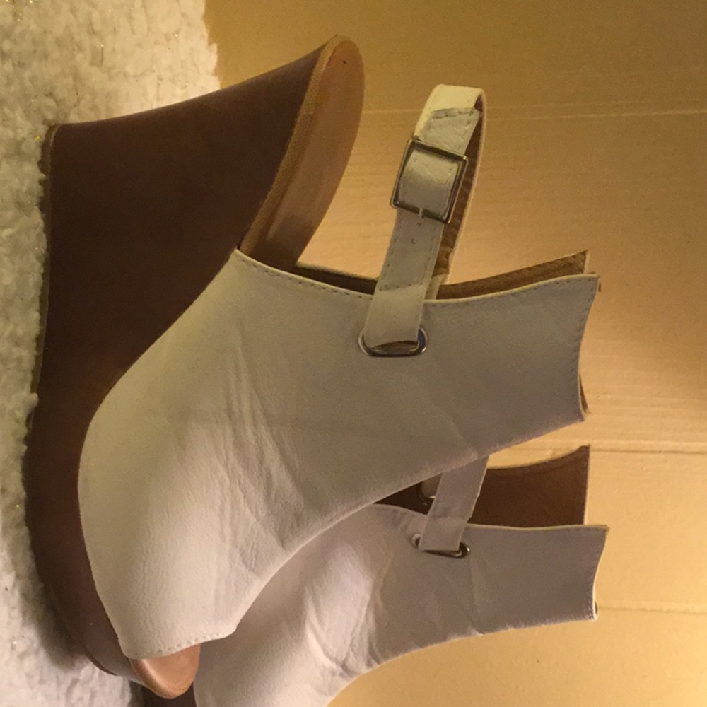 Sling back wedge peep toe sandals